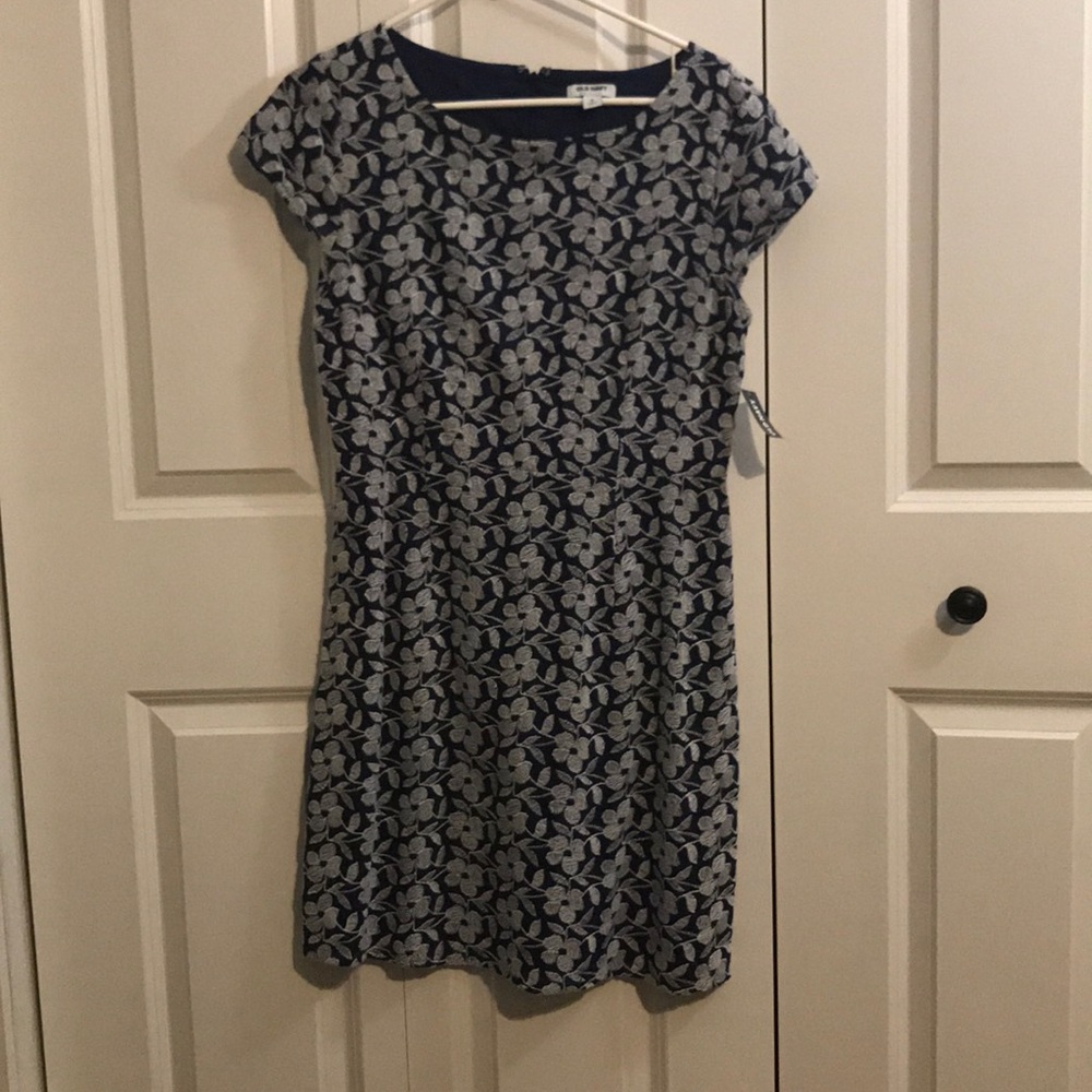 Old navy NWT navy dress with white stitching